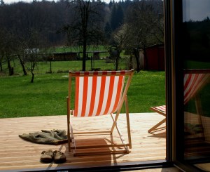 Abwarten und genießen - das große Frühlingserwachen, -ergrünen und -wachsen.