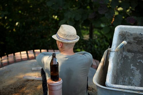 Mauerarbeiten 2016 abgeschlossen. Während wir die Maurerkellen zumindest für dieses Jahr an den Nagel hängen, hängen ein bißchen Wehmut und eine gewisse Leere in der Luft...