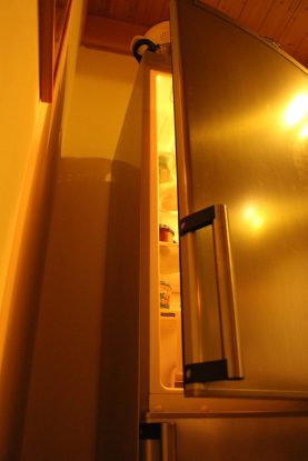Kühlschrank aus: In unserem Stromfresser Nr. 1 ist´s dunkel geworden.